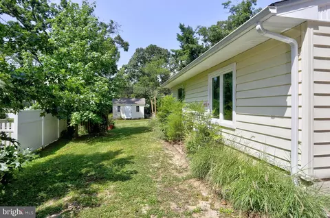 Exterior - 166 Sillery Bay Rd, Pasadena, MD 21122 photo 6 of 9