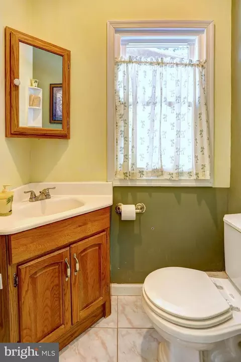 Bath - 166 Sillery Bay Rd, Pasadena, MD 21122 photo 2 of 2