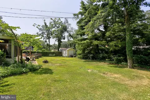 Exterior - 166 Sillery Bay Rd, Pasadena, MD 21122 photo 3 of 9