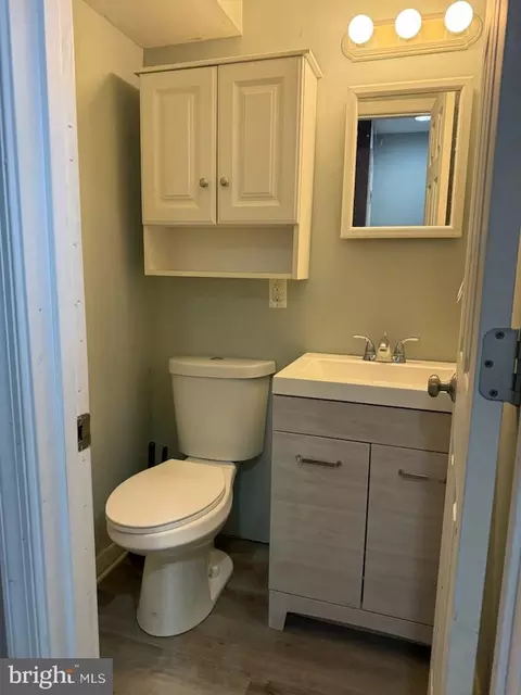 Bath - 751 220th St, Pasadena, MD 21122 photo 1 of 2