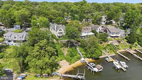 641 Honeysuckle Ln, Severna Park, MD 21146