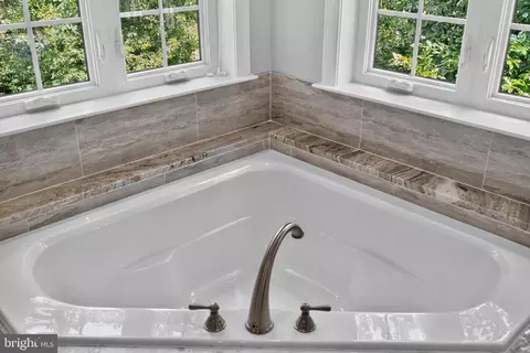 Bath - 7167 Ohio Ave, Hanover, MD 21076 photo 4 of 6