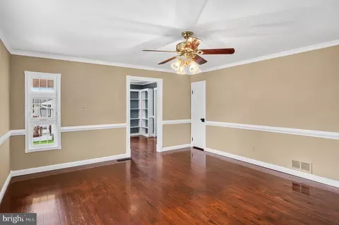 Living - 628 Bruce St, Brooklyn, MD 21225 photo 2 of 2