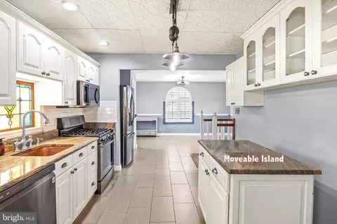 Kitchen - 628 Bruce St, Brooklyn, MD 21225 photo 2 of 4
