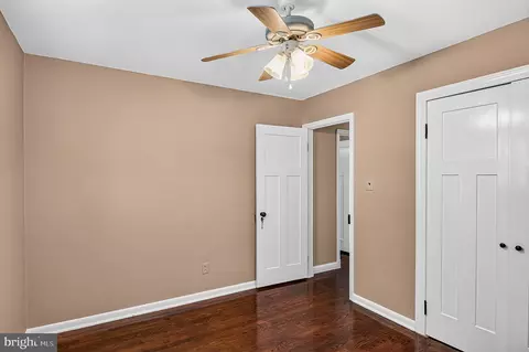 Entry Way - 628 Bruce St, Brooklyn, MD 21225 photo 5 of 7