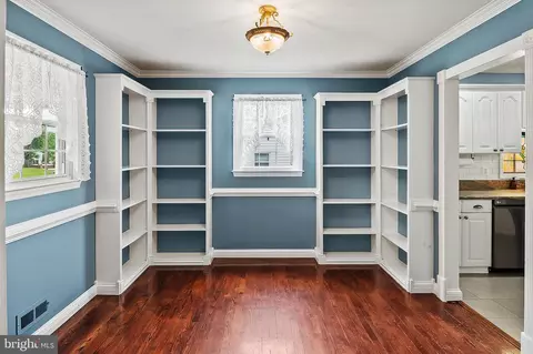 Entry Way - 628 Bruce St, Brooklyn, MD 21225 photo 1 of 7