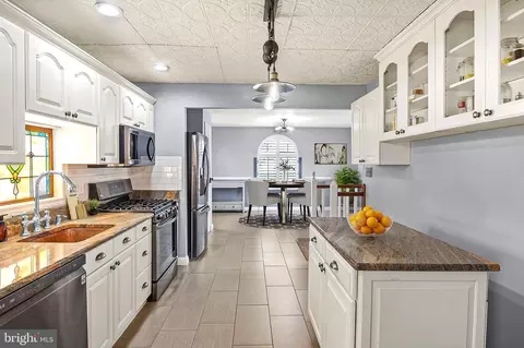 Kitchen - 628 Bruce St, Brooklyn, MD 21225 photo 1 of 4