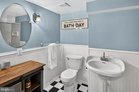 Bath - 628 Bruce St, Brooklyn, MD 21225 photo 4 of 5