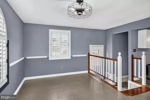 Entry Way - 628 Bruce St, Brooklyn, MD 21225 photo 3 of 7