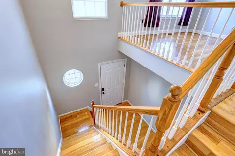 Entry Way - 8023 Apple Valley Dr, Pasadena, MD 21122 photo 3 of 4