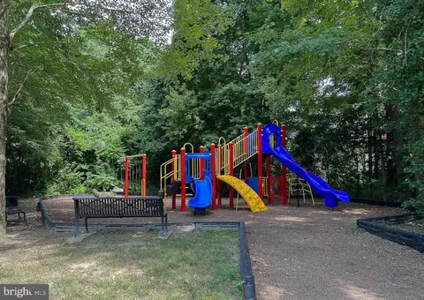 View/Area - 8023 Apple Valley Dr, Pasadena, MD 21122 photo 1 of 1