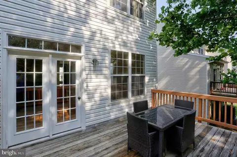 Exterior - 8023 Apple Valley Dr, Pasadena, MD 21122 photo 6 of 8