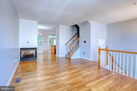 Living - 8023 Apple Valley Dr, Pasadena, MD 21122 photo 2 of 6
