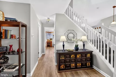 Entry Way - 1189 Highview Dr, Annapolis, MD 21409 photo 6 of 11