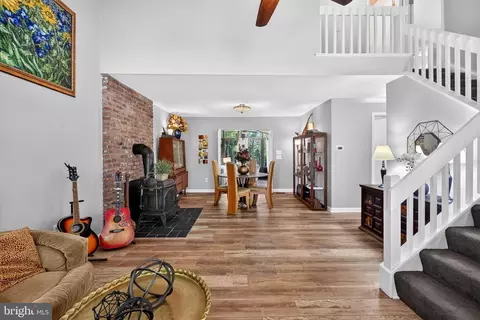 Entry Way - 1189 Highview Dr, Annapolis, MD 21409 photo 3 of 11