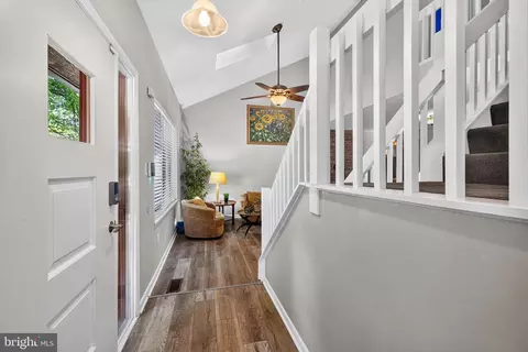 Entry Way - 1189 Highview Dr, Annapolis, MD 21409 photo 2 of 11