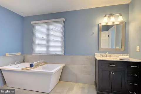 Bath - 300 Bugle Ct, Odenton, MD 21113 photo 4 of 6