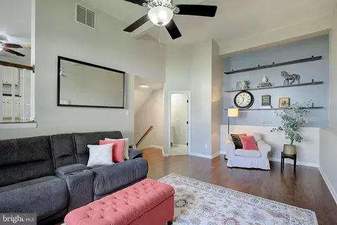 Entry Way - 300 Bugle Ct, Odenton, MD 21113 photo 3 of 14