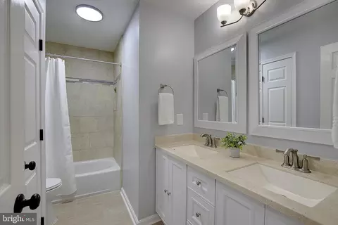 Bath - 300 Bugle Ct, Odenton, MD 21113 photo 6 of 6
