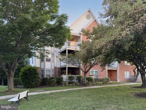 619 Admiral Dr #401, Annapolis, MD 21401