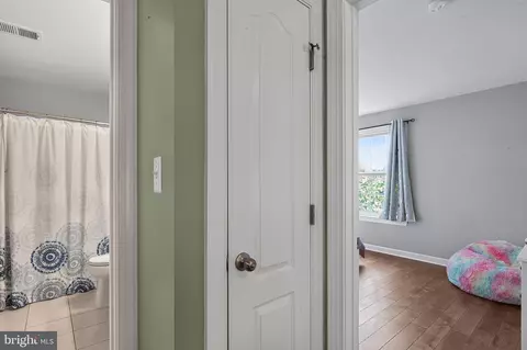 Entry Way - 1920 Eamons Way, Annapolis, MD 21401 photo 10 of 13