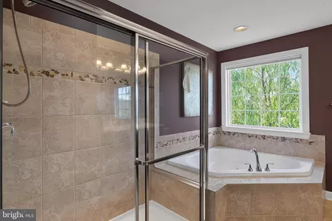 Bath - 1920 Eamons Way, Annapolis, MD 21401 photo 1 of 4