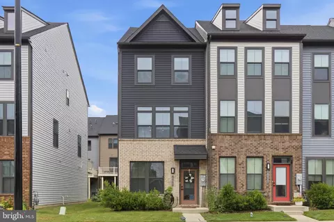 653 Lakemont Dr, Glen Burnie, MD 21060