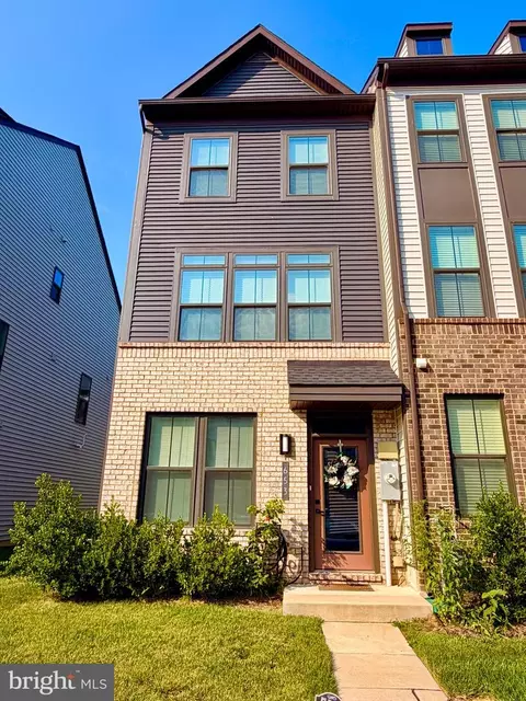 653 Lakemont Dr, Glen Burnie, MD 21060