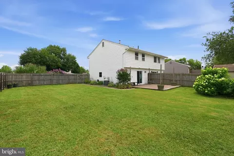 Exterior - 178 Seagull Dr, Pasadena, MD 21122 photo 2 of 8