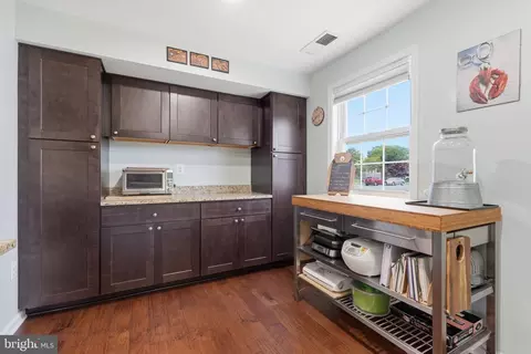 Kitchen - 178 Seagull Dr, Pasadena, MD 21122 photo 5 of 5