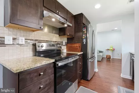 Kitchen - 178 Seagull Dr, Pasadena, MD 21122 photo 2 of 5