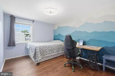 Bedroom - 178 Seagull Dr, Pasadena, MD 21122 photo 4 of 5
