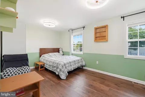 Bedroom - 178 Seagull Dr, Pasadena, MD 21122 photo 1 of 5