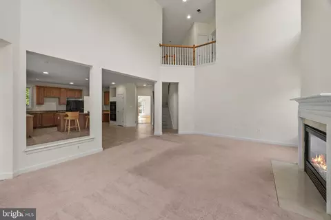 Living - 716 Pearson Point Pl, Annapolis, MD 21401 photo 7 of 8