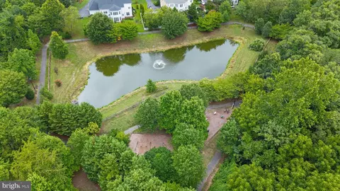 View/Area - 716 Pearson Point Pl, Annapolis, MD 21401 photo 5 of 8