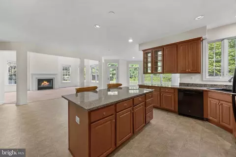 Kitchen - 716 Pearson Point Pl, Annapolis, MD 21401 photo 2 of 2