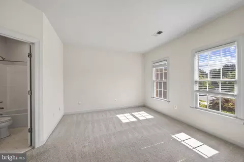 Bedroom - 716 Pearson Point Pl, Annapolis, MD 21401 photo 1 of 3