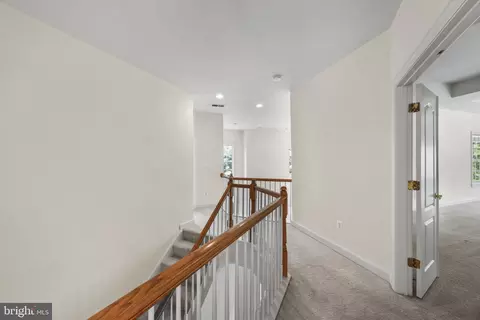 Entry Way - 716 Pearson Point Pl, Annapolis, MD 21401 photo 4 of 6