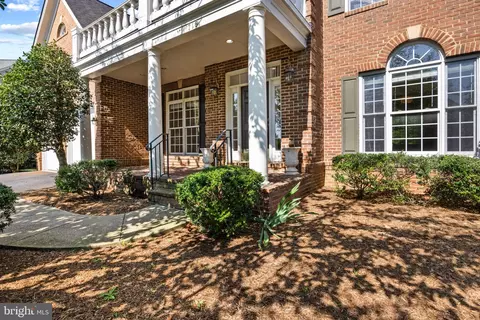 Exterior - 716 Pearson Point Pl, Annapolis, MD 21401 photo 3 of 7