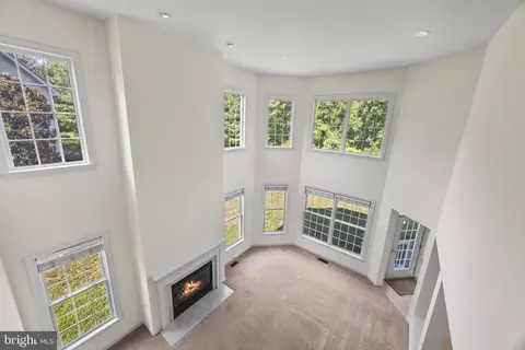Living - 716 Pearson Point Pl, Annapolis, MD 21401 photo 8 of 8
