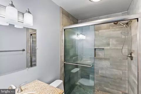 Bath - 783 Sonne Dr, Annapolis, MD 21401 photo 1 of 2