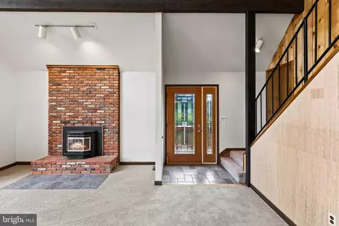 Entry Way - 783 Sonne Dr, Annapolis, MD 21401 photo 1 of 4