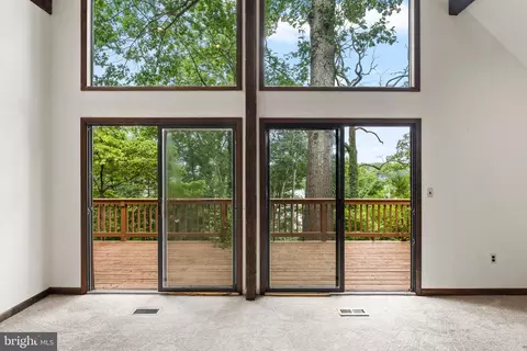 Living - 783 Sonne Dr, Annapolis, MD 21401 photo 1 of 4