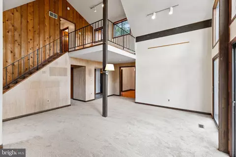 Living - 783 Sonne Dr, Annapolis, MD 21401 photo 3 of 4