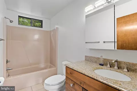 Bath - 783 Sonne Dr, Annapolis, MD 21401 photo 2 of 2