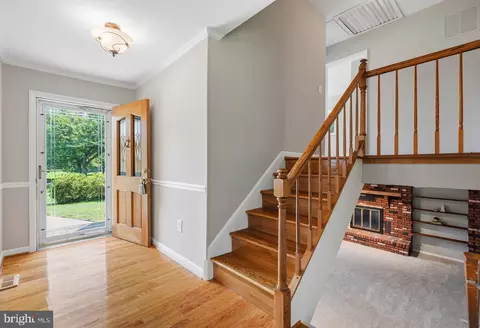 Entry Way - 1838 Brett Ct, Annapolis, MD 21401 photo 1 of 4