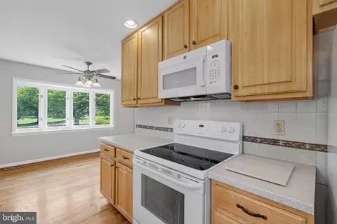 Kitchen - 1838 Brett Ct, Annapolis, MD 21401 photo 3 of 4