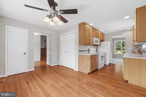 Entry Way - 1838 Brett Ct, Annapolis, MD 21401 photo 4 of 4