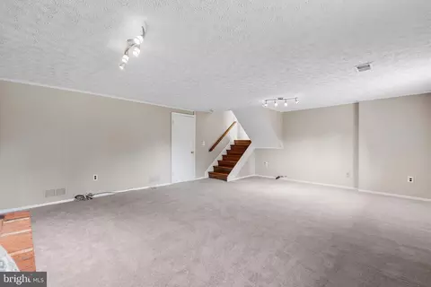 Living - 1838 Brett Ct, Annapolis, MD 21401 photo 6 of 6
