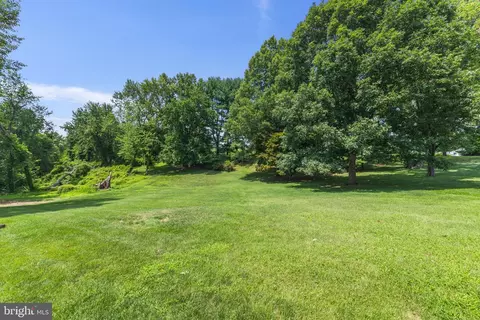 Exterior - 1838 Brett Ct, Annapolis, MD 21401 photo 7 of 11